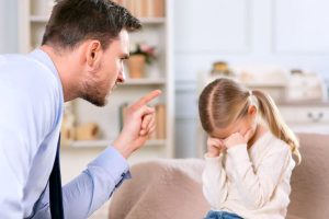 با فرزند حساسم چگونه برخورد کنم؟